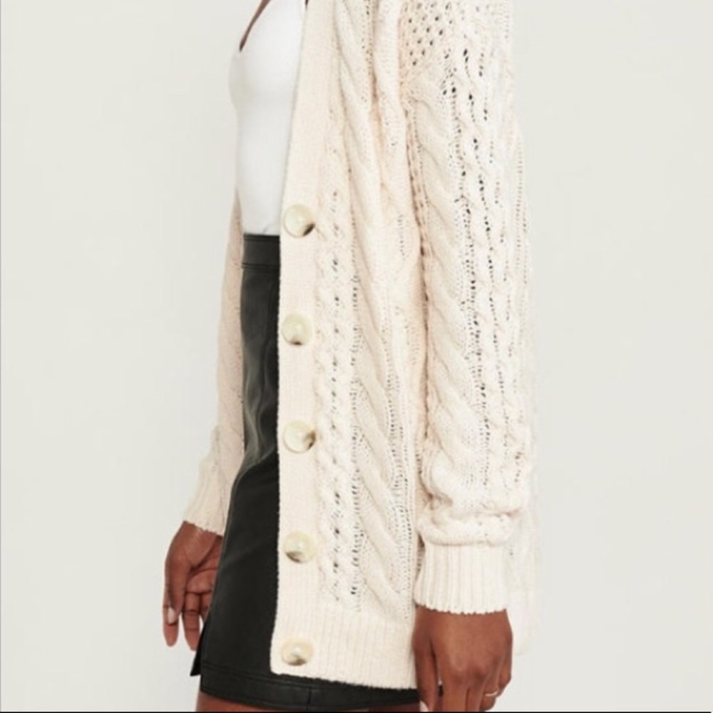 NWOT Cable Knit Cardigan